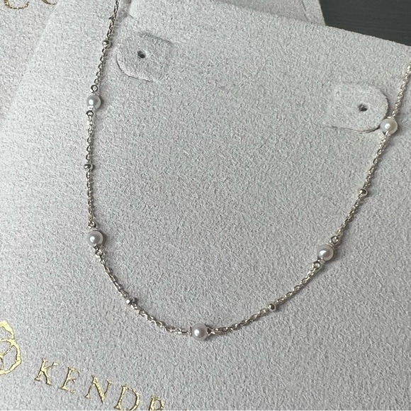 NWT Kendra Scott Emmaline Sterling Silver Strand Necklace in Freshwater Pearl - Picture 3 of 5